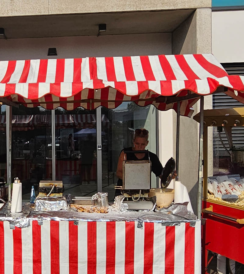 Waffelspass im Marktstand 